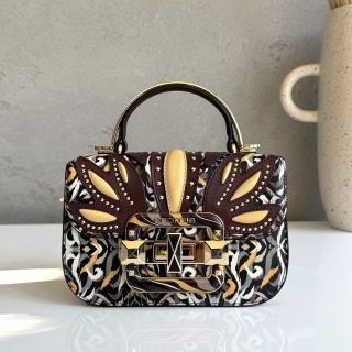 ✨ Každý outfit potrebuje ten správny detail – kabelku, ktorá vás odlíši. S CROMIA si nevyberáte len doplnok. Vyberáte si...