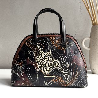 ✨ CROMIA ISIDE — keď sa elegancia stretne s praktickosťou Niektoré kabelky sú pekné. Iné sú praktické. A potom sú také,...