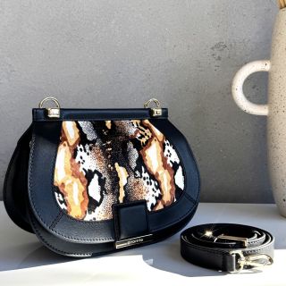 💛🧡🖤KAMALA Objav KAMALA – kabelku Cromia, ktorá hovorí za teba ešte skôr, než vstúpiš do miestnosti. Elegantná, premyslená...