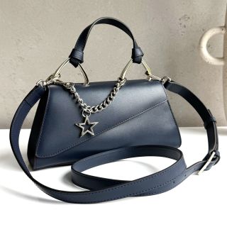 ✨ CROMIA Petit Star — talianska kabelka, ktorá prepojí sofistikovanú eleganciu a dávku ženského šarmu. Petit Star nie je...